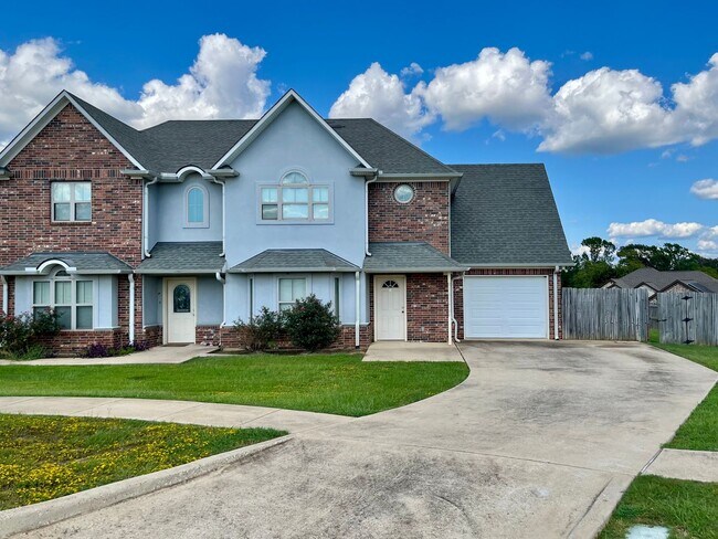 Photo - 302 Princess Place House