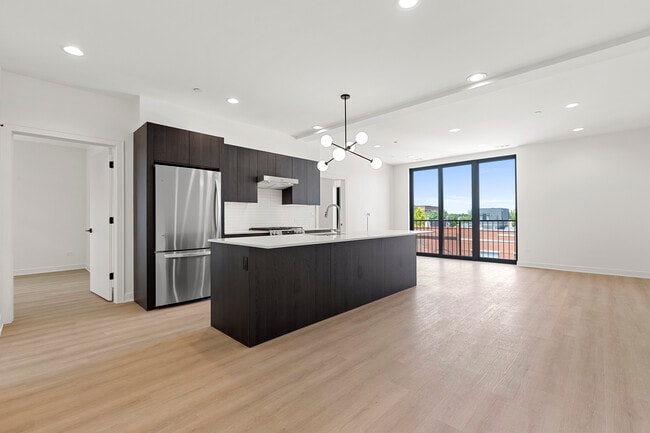 Photo - 1832 W Grand Ave Unit 202