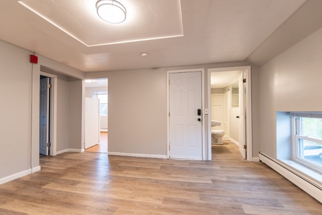 Photo - 672 N Main St Unit 3L