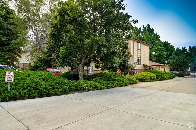 Building Photo - 212-218 Longs Peak Rental