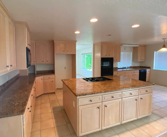 Photo - 507 Walnut Ct