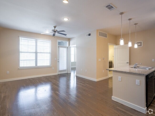 Building Photo - Save Big—Call Now! Get $500 Off Your Rent! Unit SLC2 Rental