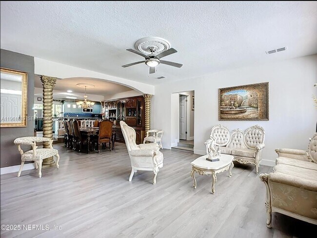 Photo - 11115 Duval Rd