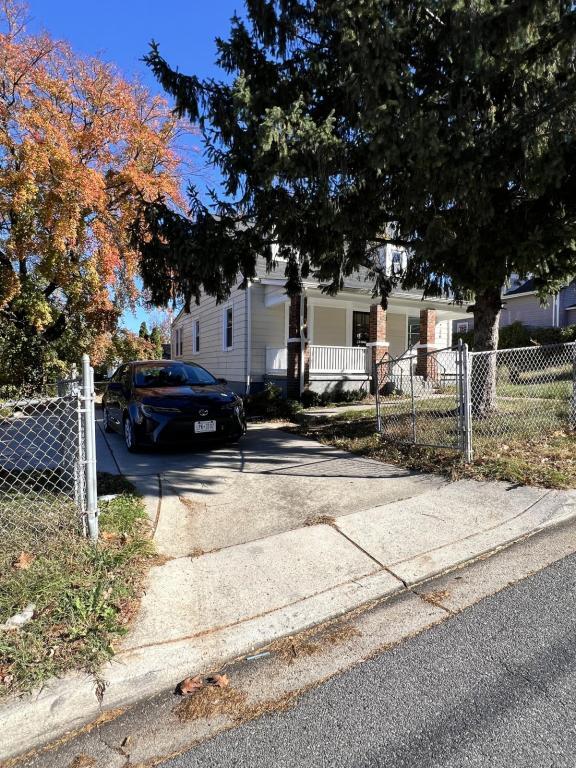 Photo - 4510 Heath St