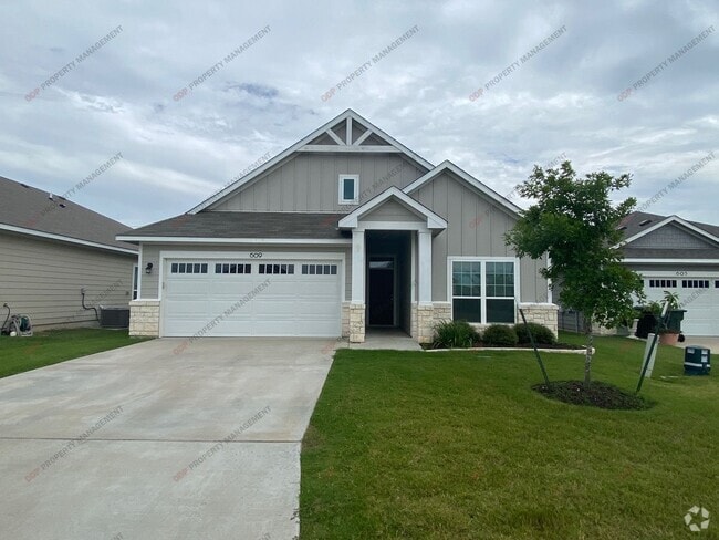 Building Photo - Stunning 4-Bedroom Home in Villages of Wes...