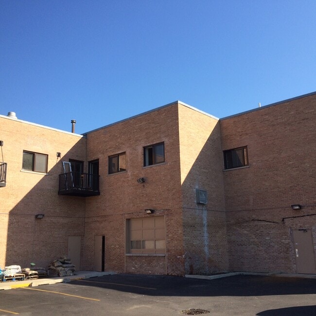 Building Photo - 5911 N Northwest Hwy Rental