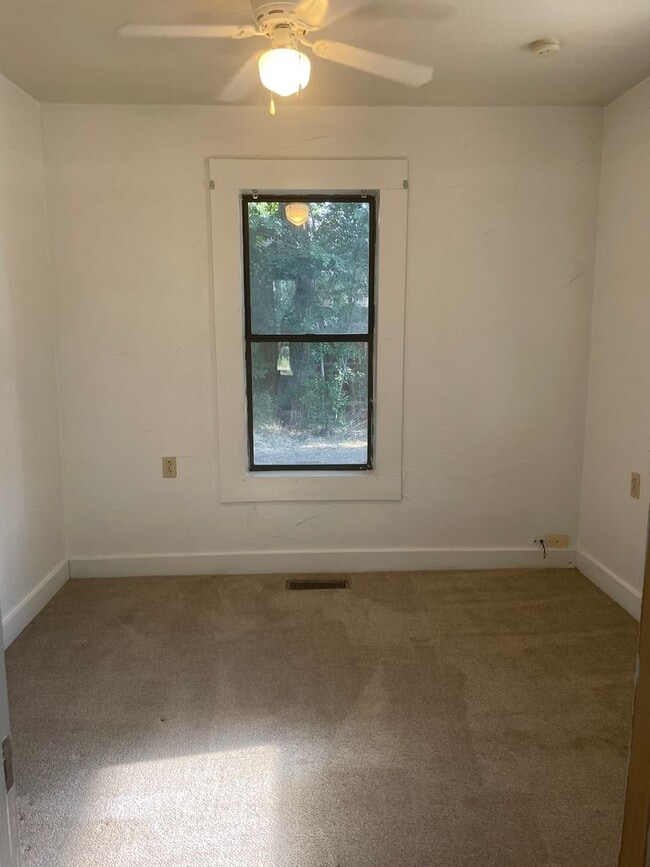 Building Photo - 145 S Madison St Unit #1 Rental