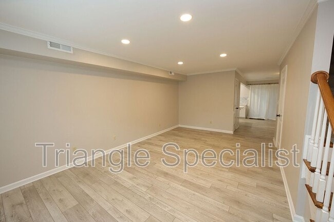Photo - 3719 Jamestown Cir