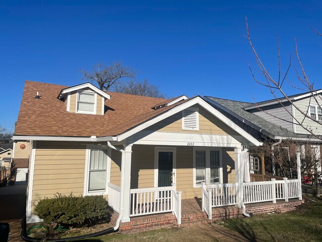 Historic Home 3BR / 2BA Detached Garage, W... - Historic Home 3BR / 2BA Detached Garage, W...