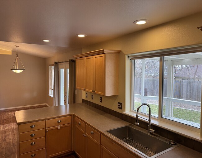 Photo - 1165 E 19th N St