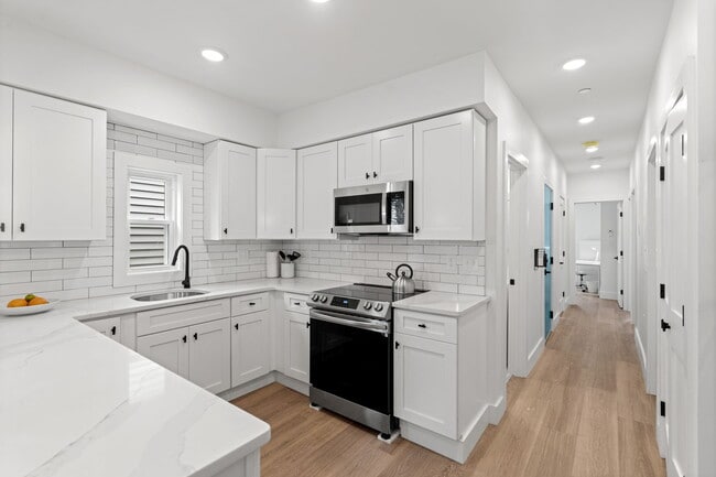 Photo - 621 E 8th St Unidad 13A