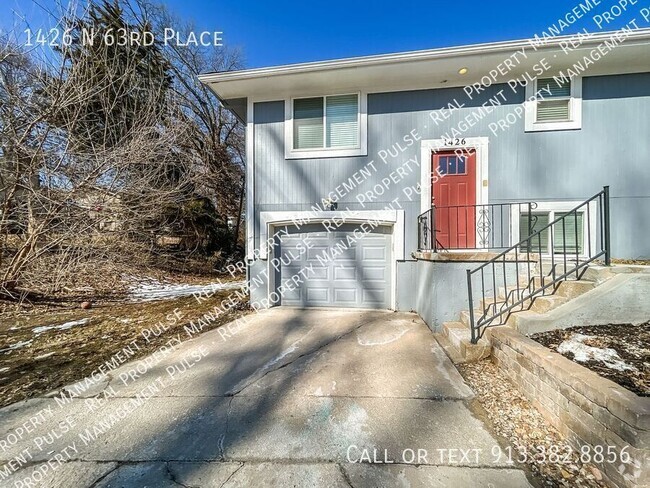 Building Photo - Freshly Remodeled 2BR/1.5 BA Duplex in KCK Rental