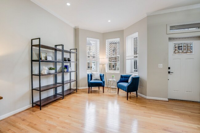 Photo - 27 Todd Pl NE