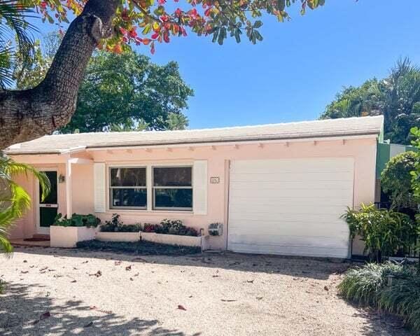 Photo - 210 Debra Ln