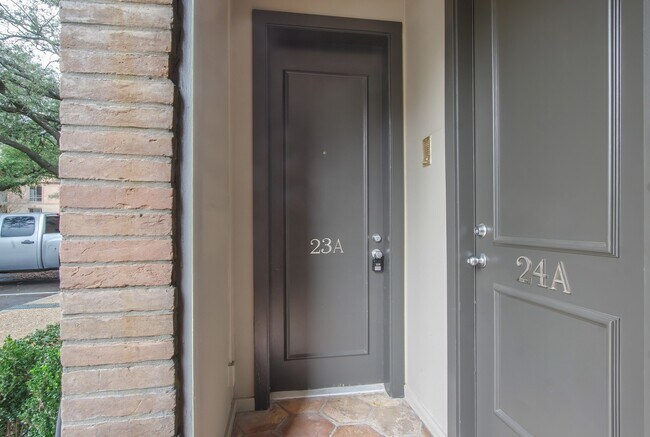 Photo - 7707 Broadway
