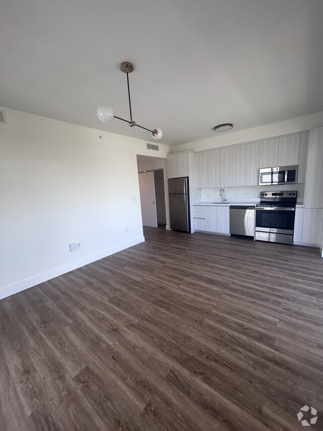 Building Photo - 340 SE 3rd St Unit A2 Rental