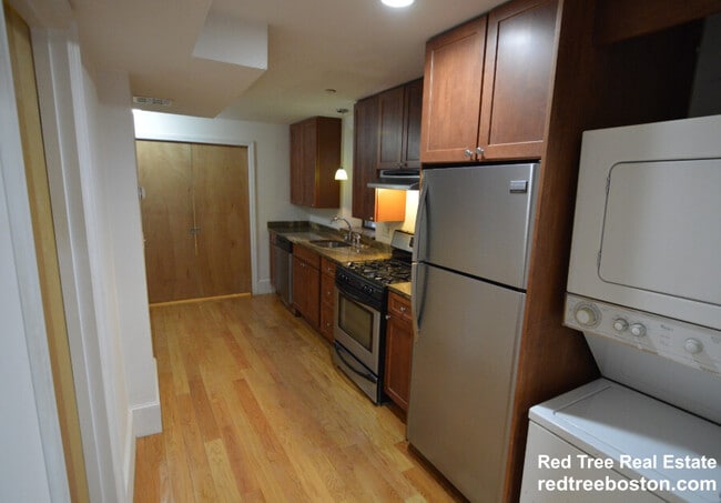 Photo - 64 Louis Prang St