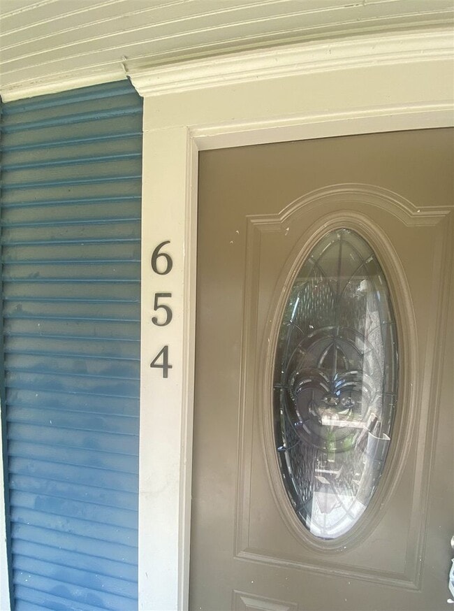 Photo - Restored 3 br 2 ba Craftsman style Home fo...