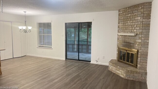 Photo - 405 Bryan Dr