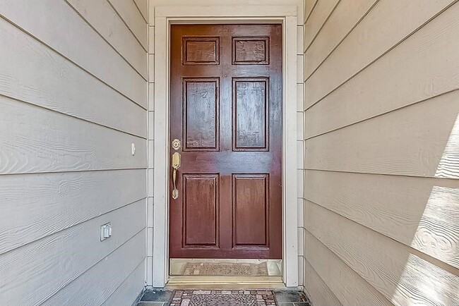 Photo - 2910 Huntington Way