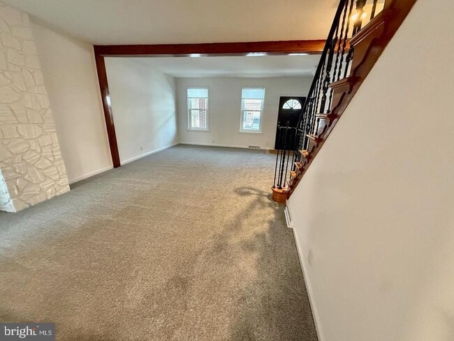 Photo - 601 Hawley St