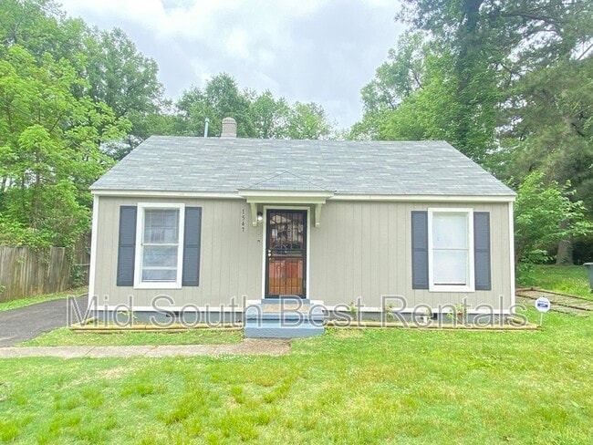 Building Photo - 1547 Delano Ave