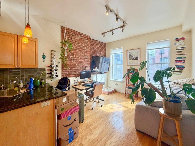 86 Monroe St Unit 3R