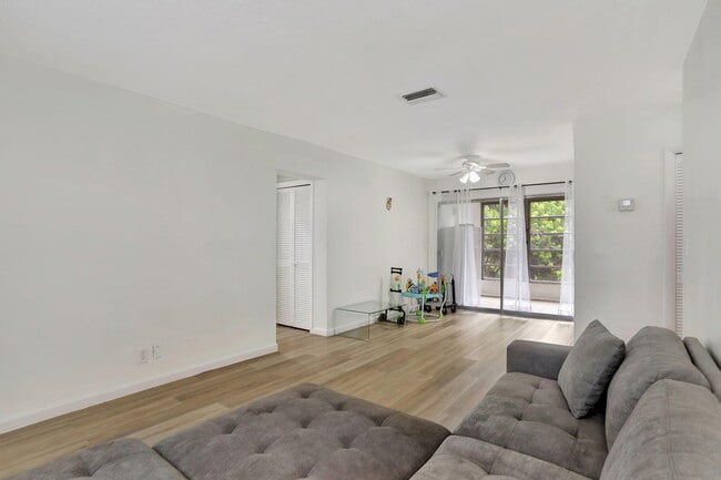Photo - 3930 Crystal Lake Dr Unit 209