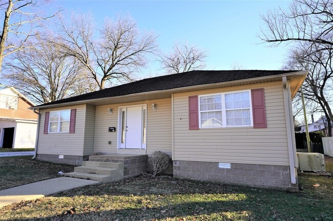 Photo - 4 Bed 2 Bath Home in Martin, TN *Remodeled* Fresh Paint & Flooring!