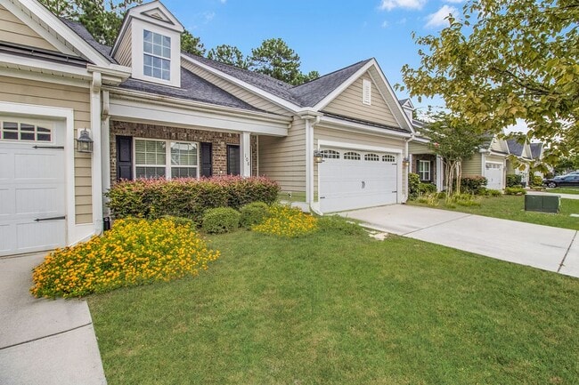 Photo - 108 Danbury Ct