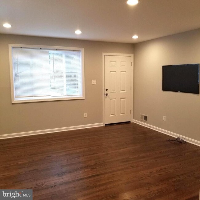 Photo - 4704 Red Fox Rd Casa