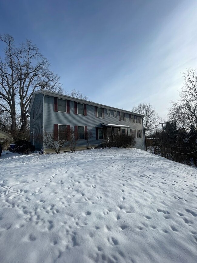 Building Photo - 1288 Broadway St Unit Apt B