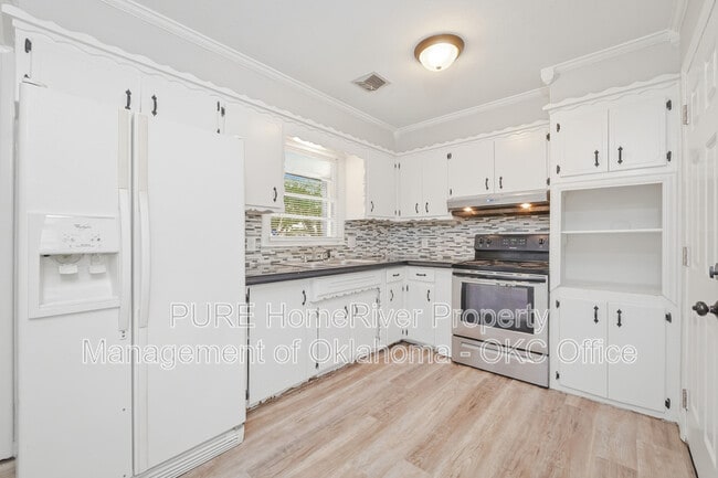 Photo - 1301 NW 102nd St