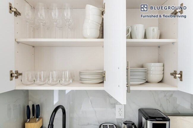 Photo - 161 W 54th St Apartment Unit FL10-ID1876