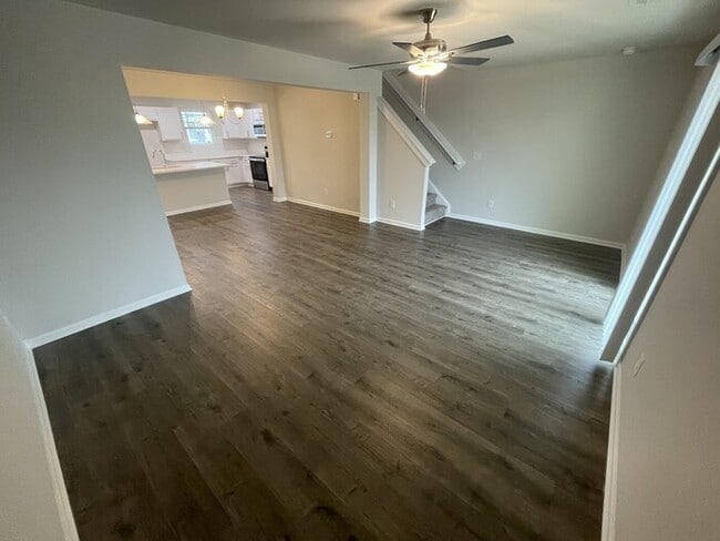 Photo - 1021 Peony Ln