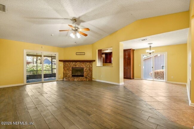 Photo - 8066 Le Havre Dr N