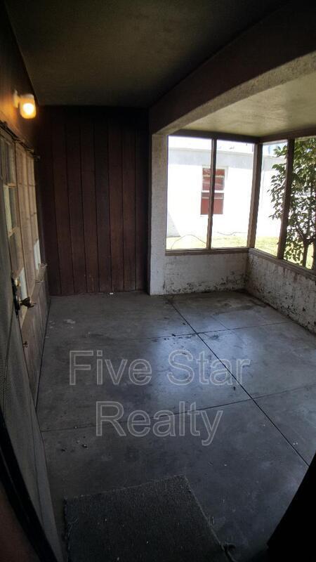 Photo - 1220 Blue St