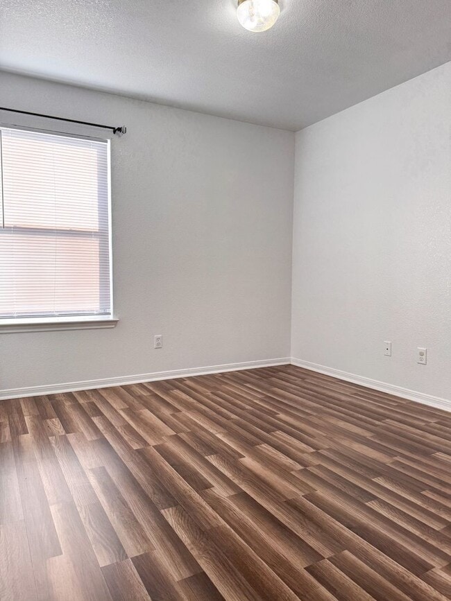 Photo - 502 Bermuda St Unidad #A