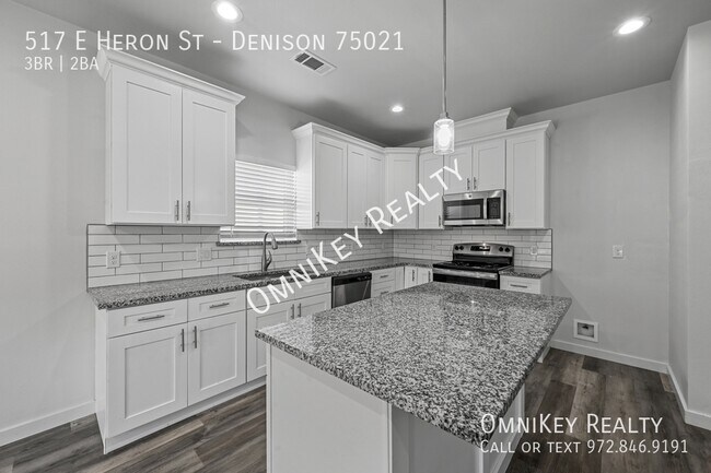 Photo - 517 E Heron St