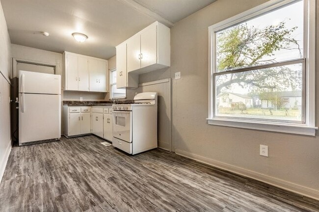 Photo - 4037 SE 25th St