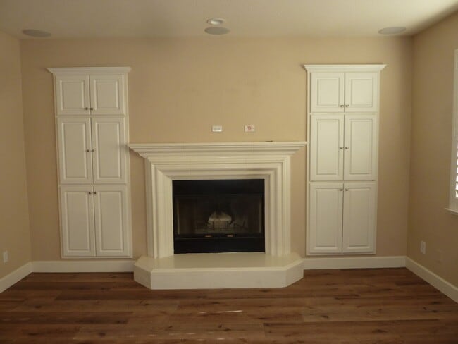 Photo - Stunning Single-Family House with a Backyard Oasis in a exclusive Gated Community of Serrano