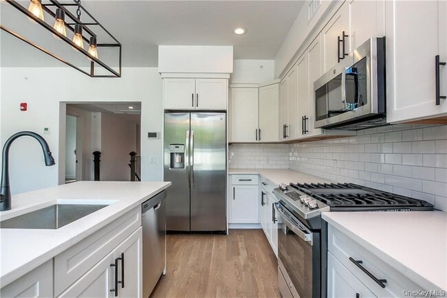 Photo - 708 Saw Mill River Rd Unit 2B