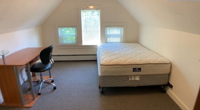 Photo - 208 Williams St Unit 3