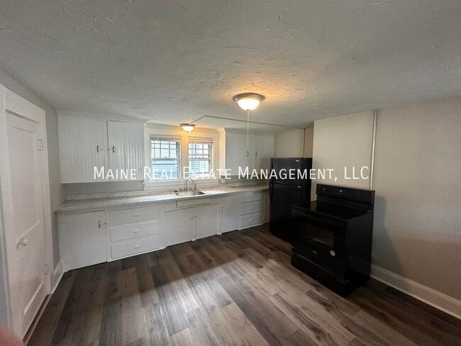 Photo - 200 Center St Apartment Unit 1