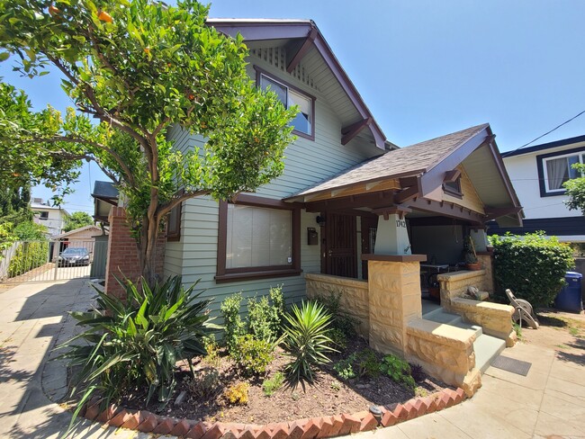 Photo - 1742 N Normandie Ave Unidad 1742 1/2