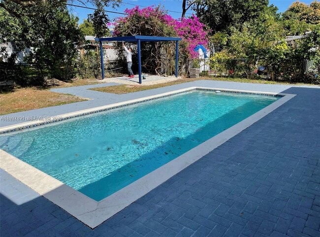 Photo - 6671 McKinley St