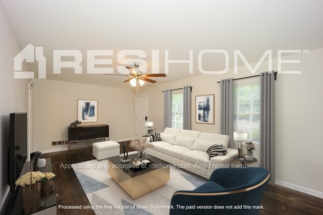 Photo - 724 Dixon Rd