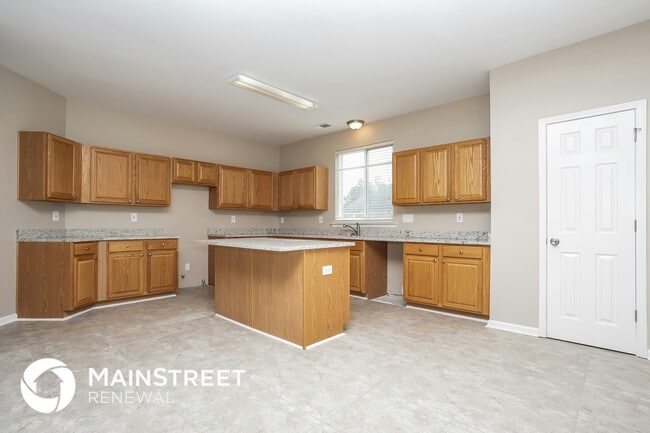 Photo - 475 Brookford Ct