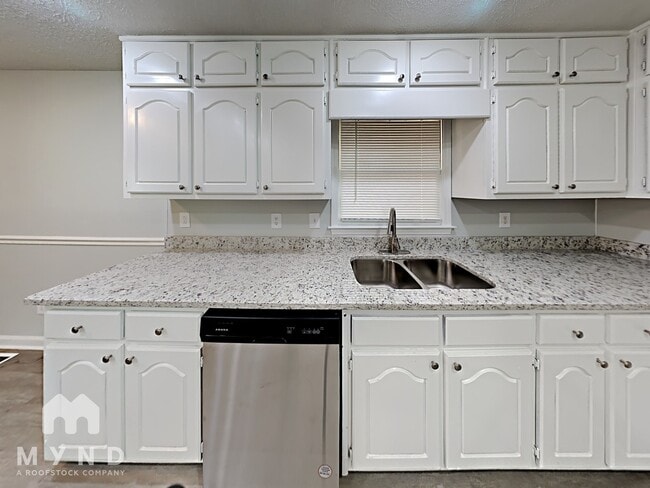 Photo - 100 Clifton Dr