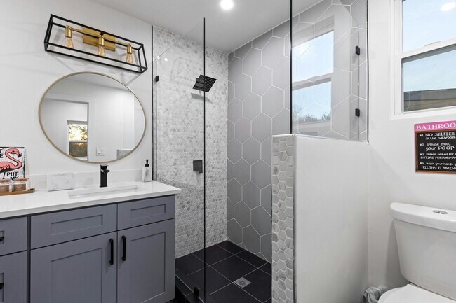 Photo - 5307 Stoneleigh Ave Unit Upper